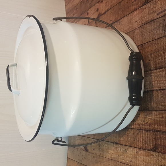 Other - Vintage Covered enamel pail